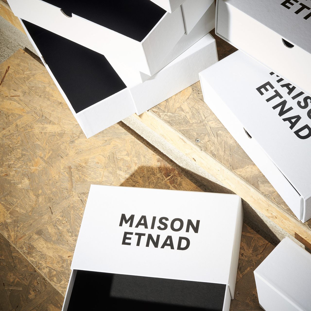 Eloine by Maison Etnad Metalmagazine 12.jpg
