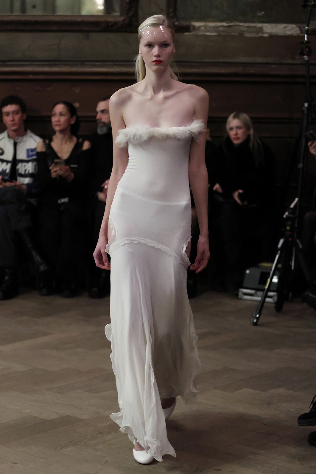 LOU_DE_BÈTOLY_AW25_Look26_Press_by_Boris-Marberg_for_BFW.jpg