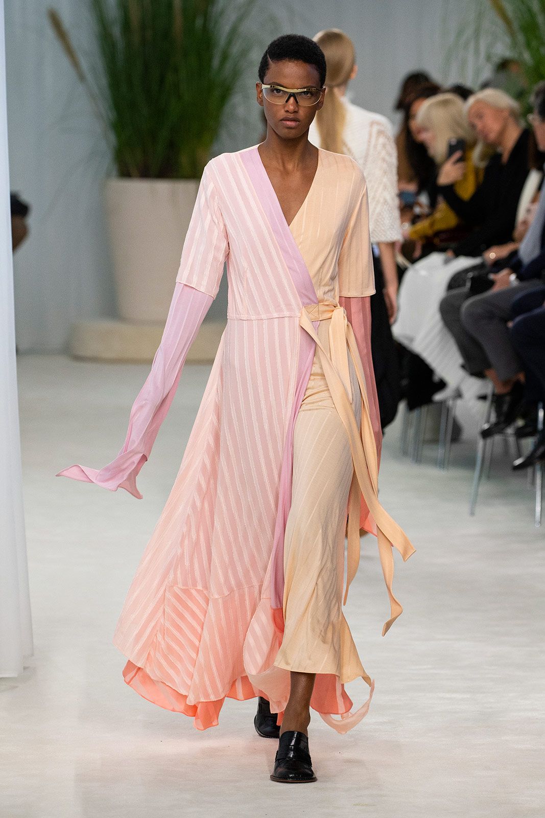 Loewe Women S S20 Look 17.jpg