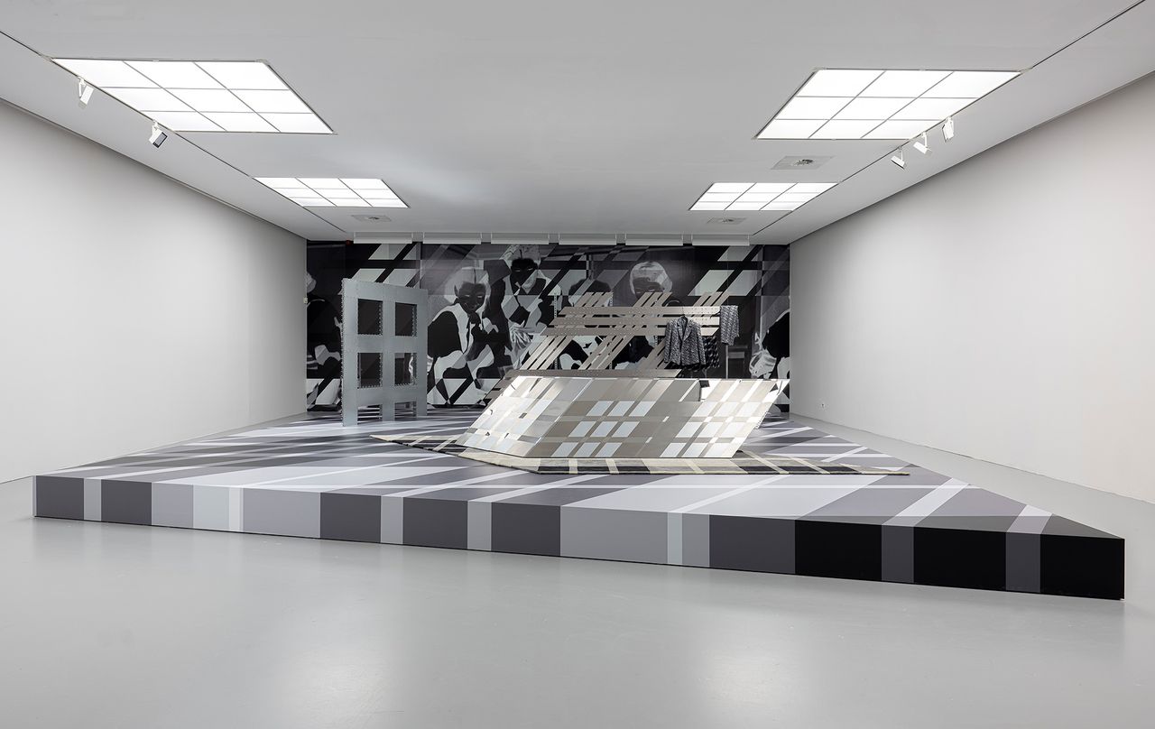 Anthea Hamilton Metalmagazine 9.jpg
