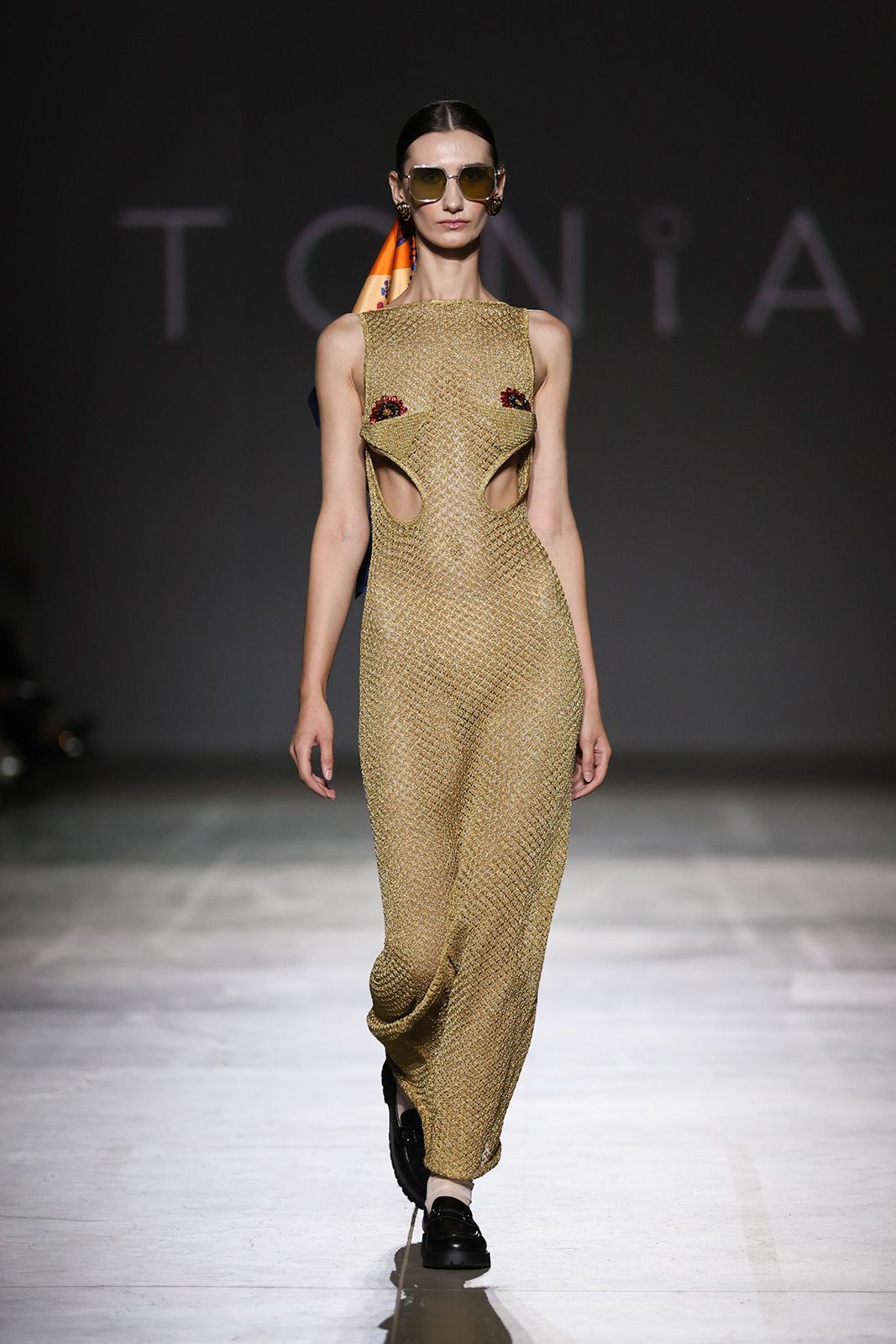 UFW_SS_25_TONiA-UPSLOWUSE-catwalk_Credit_Andriy-Sokolov-(10).jpg