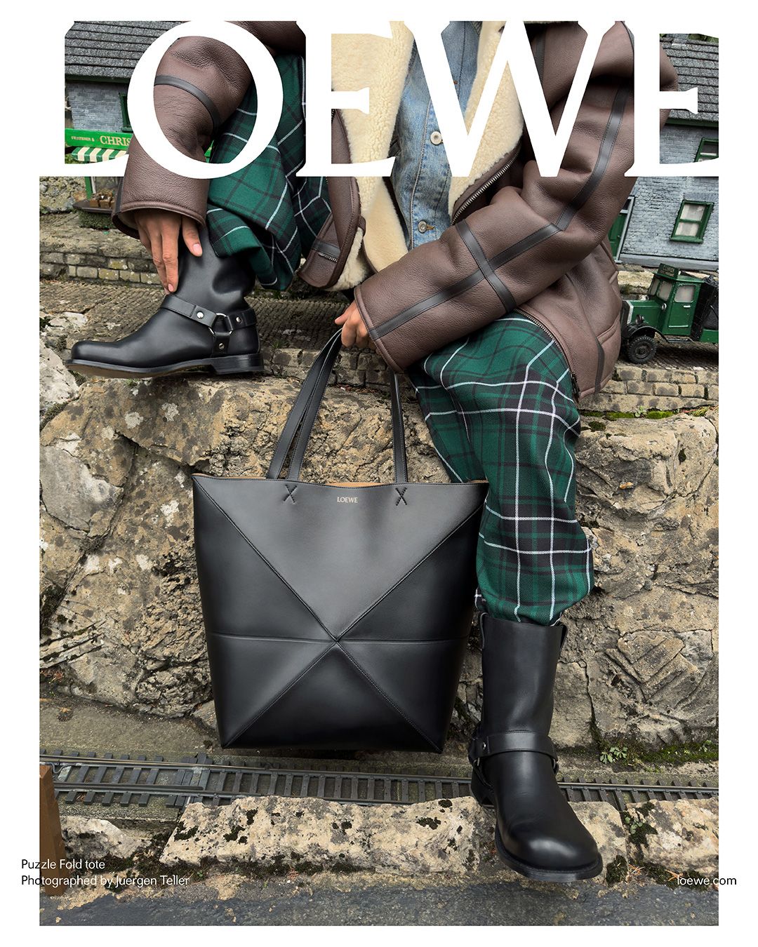 LOEWE_FW24_23.jpg