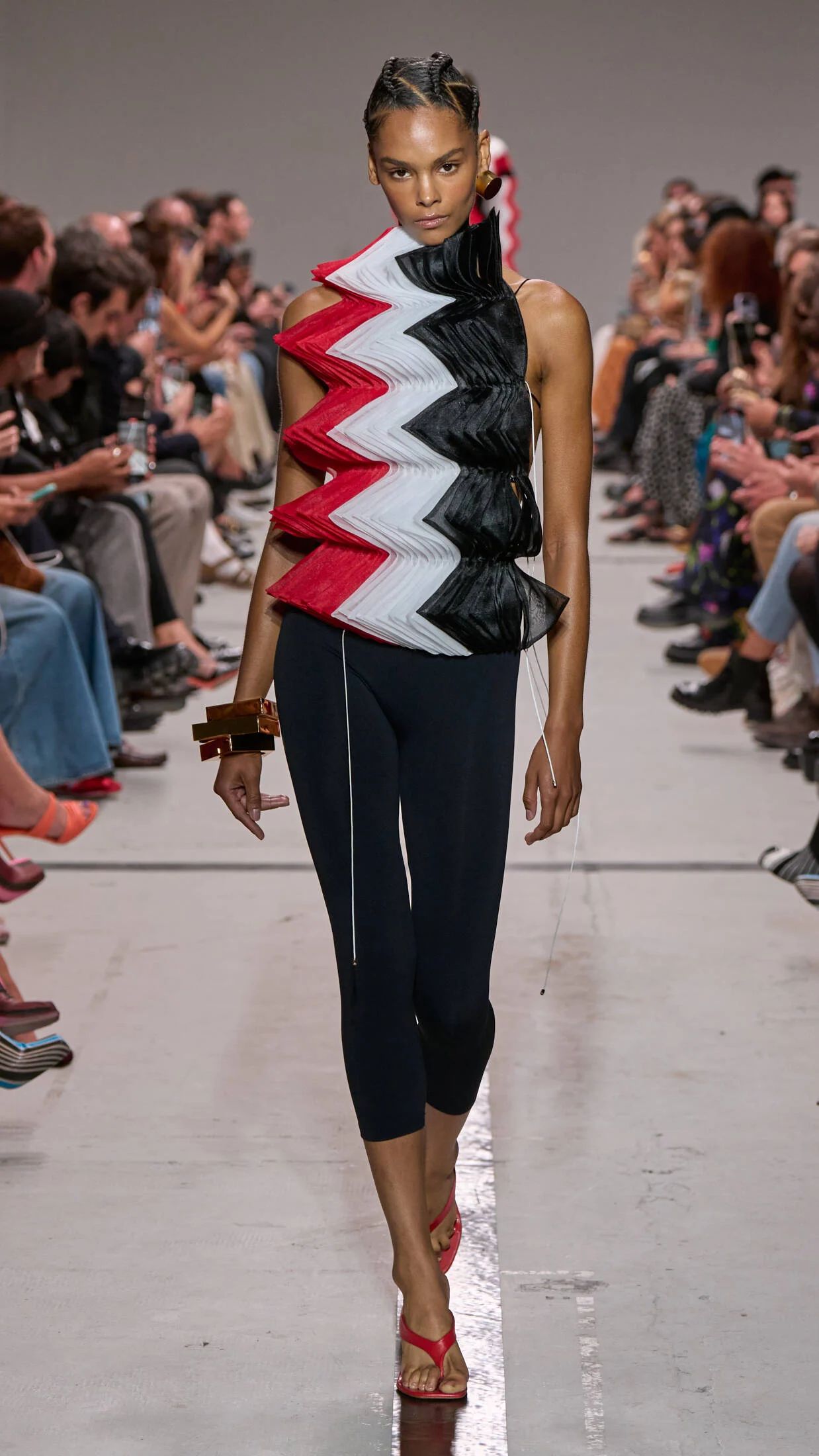 Missoni SS25 Show Look 9X16 001.webp
