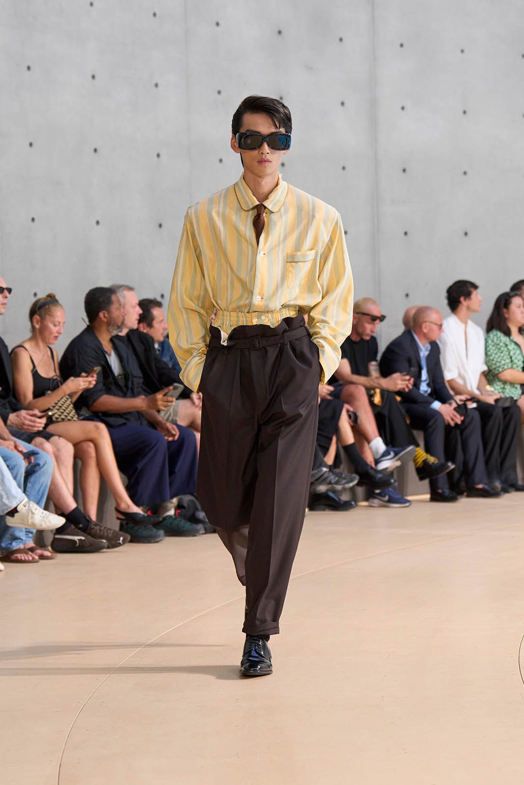 SAINT LAURENT_FASHION_SHOW_MEN_SUMMER26_RUNWAY_13.jpg