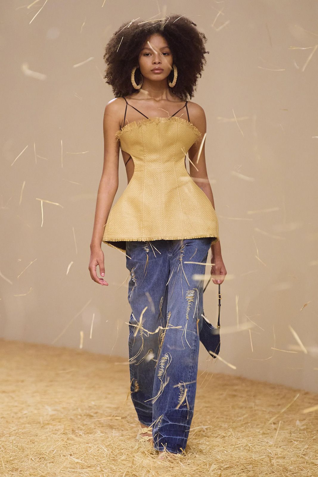 00052 Jacquemus Spring 2023 Ready to Wear Credit Gorunway.jpg