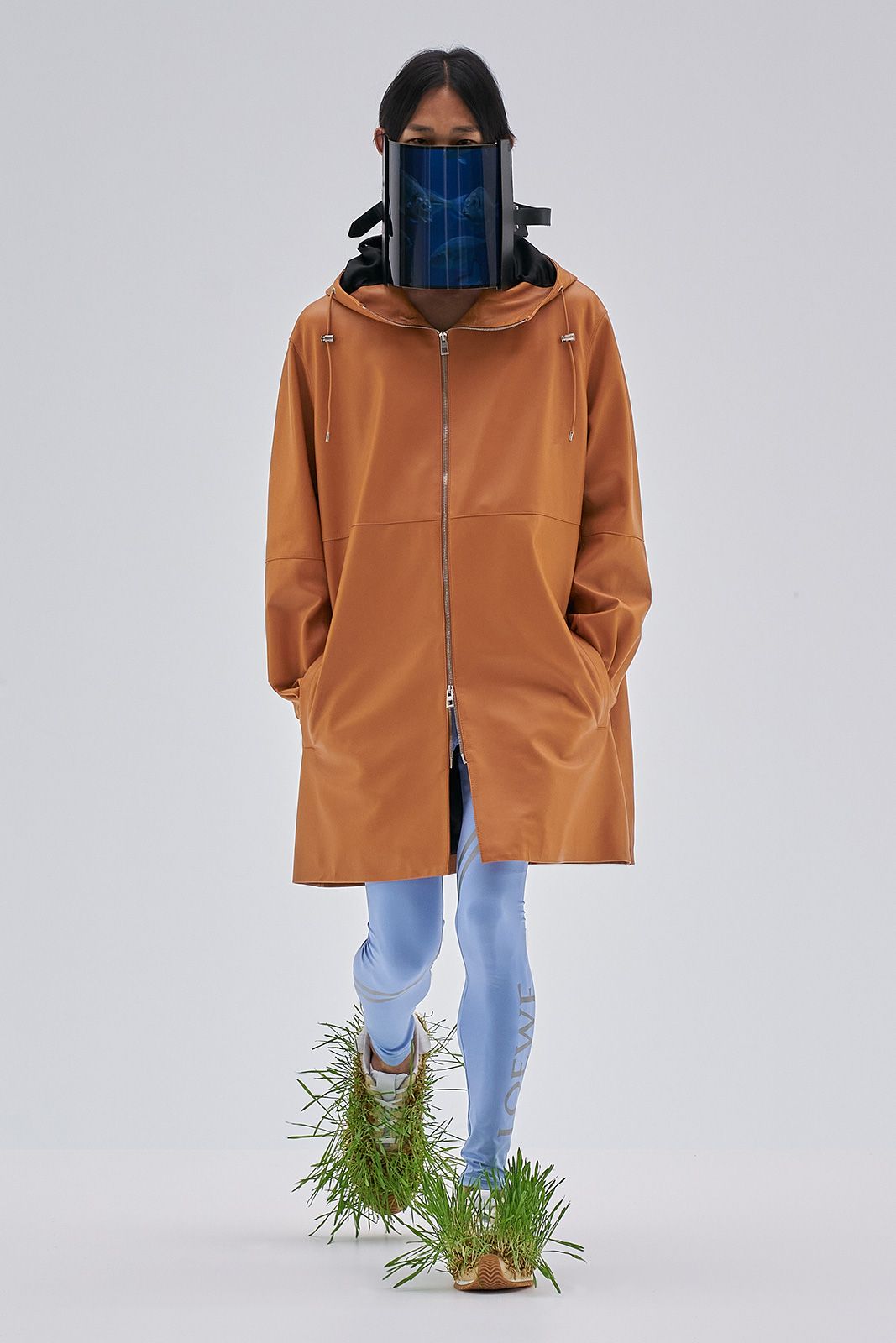 Loewe S S23 Mens Show Runway Look 17 Front Rgb Cropped 2x3 17.jpg