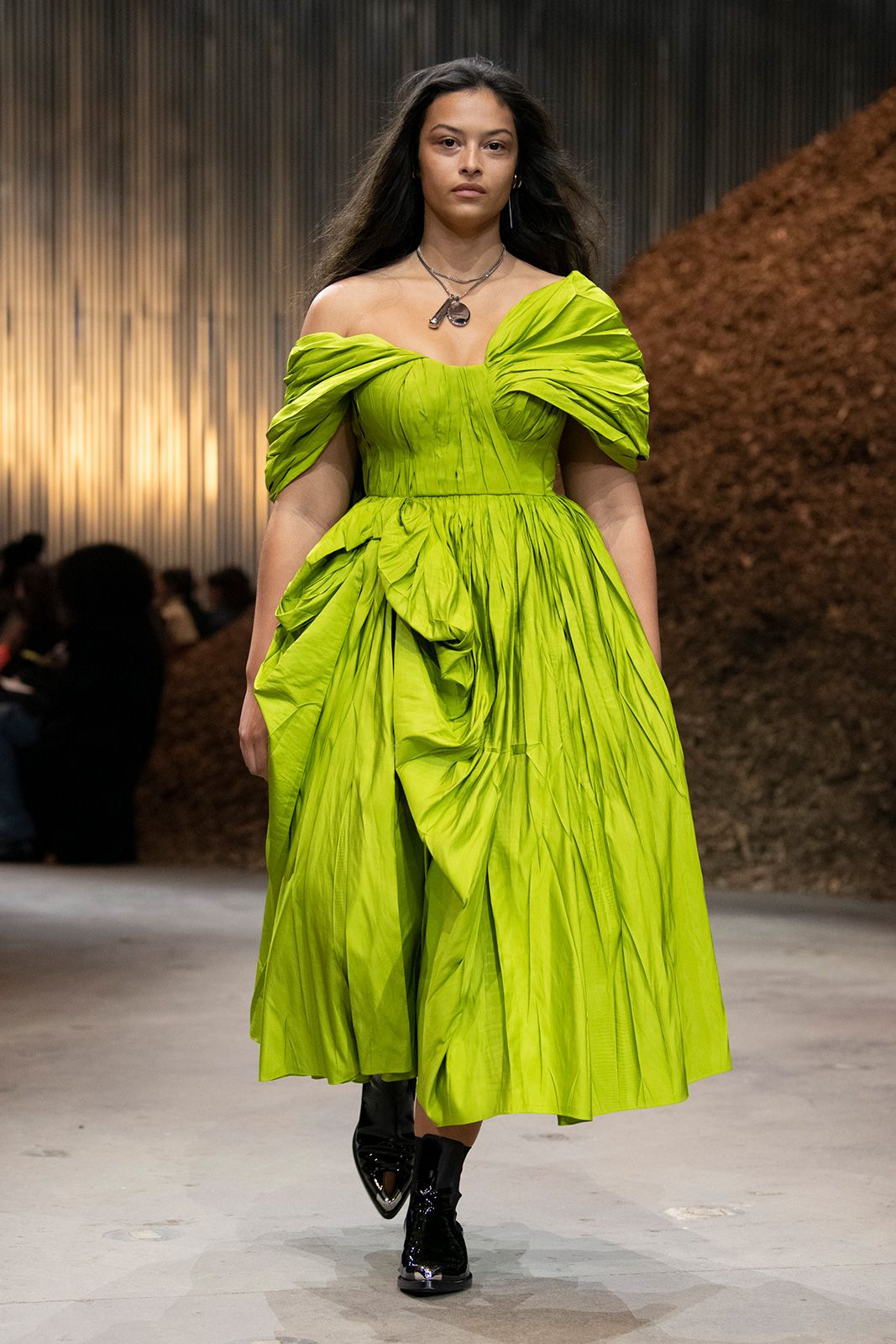 Alexander Mc Queen Fw 2022 Metalmagazine 7.jpg