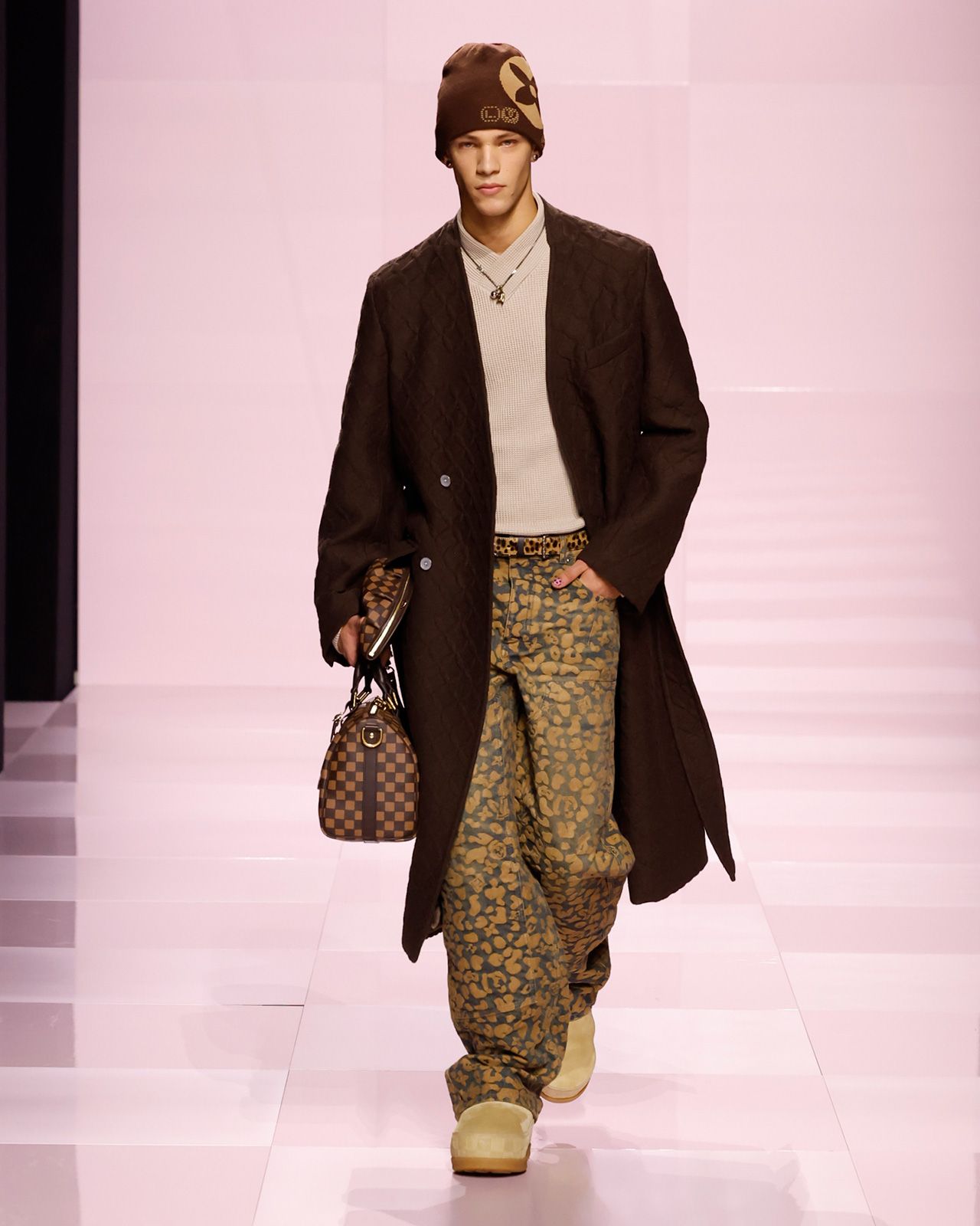 LOUIS-VUITTON-MENrsquo;S-FALL-WINTER-2025-SHOW-LOOK-22.jpg