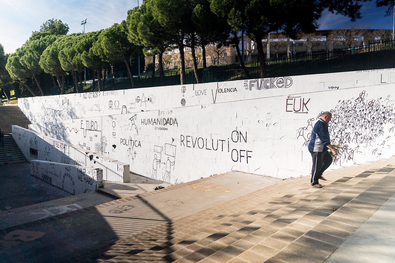 181204 F Estacions Umbral Mural Mundet 019.jpg