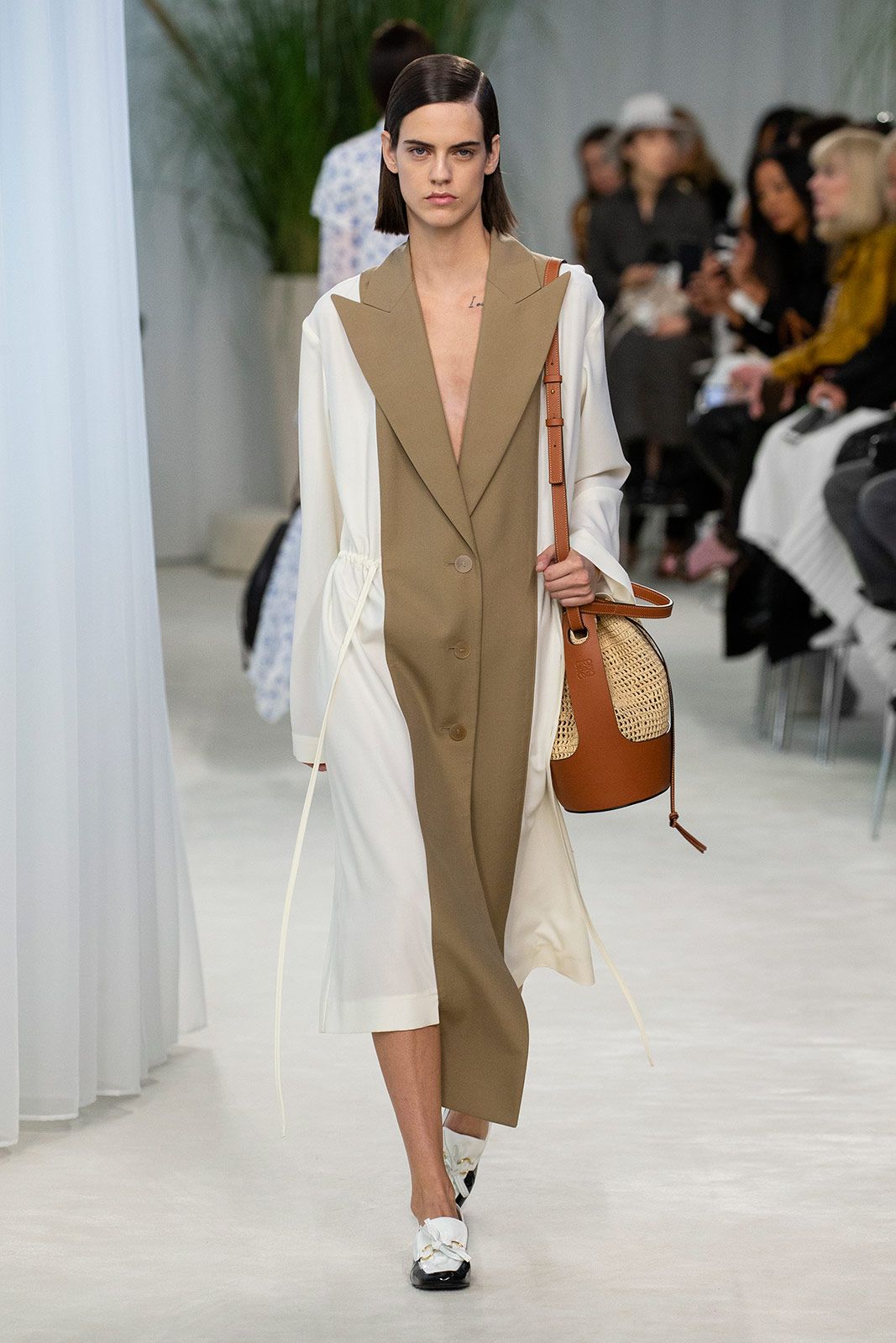 Loewe Women S S20 Look 19.jpg