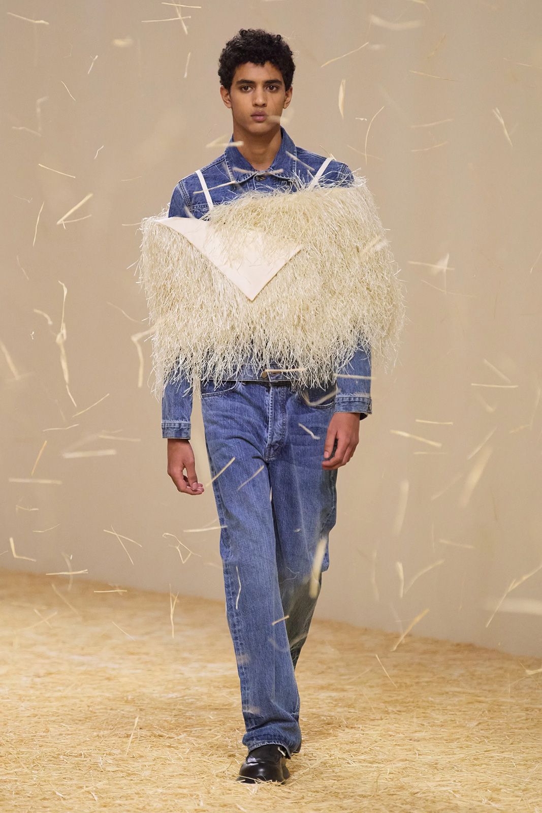00025 Jacquemus Spring 2023 Ready to Wear Credit Gorunway.jpg