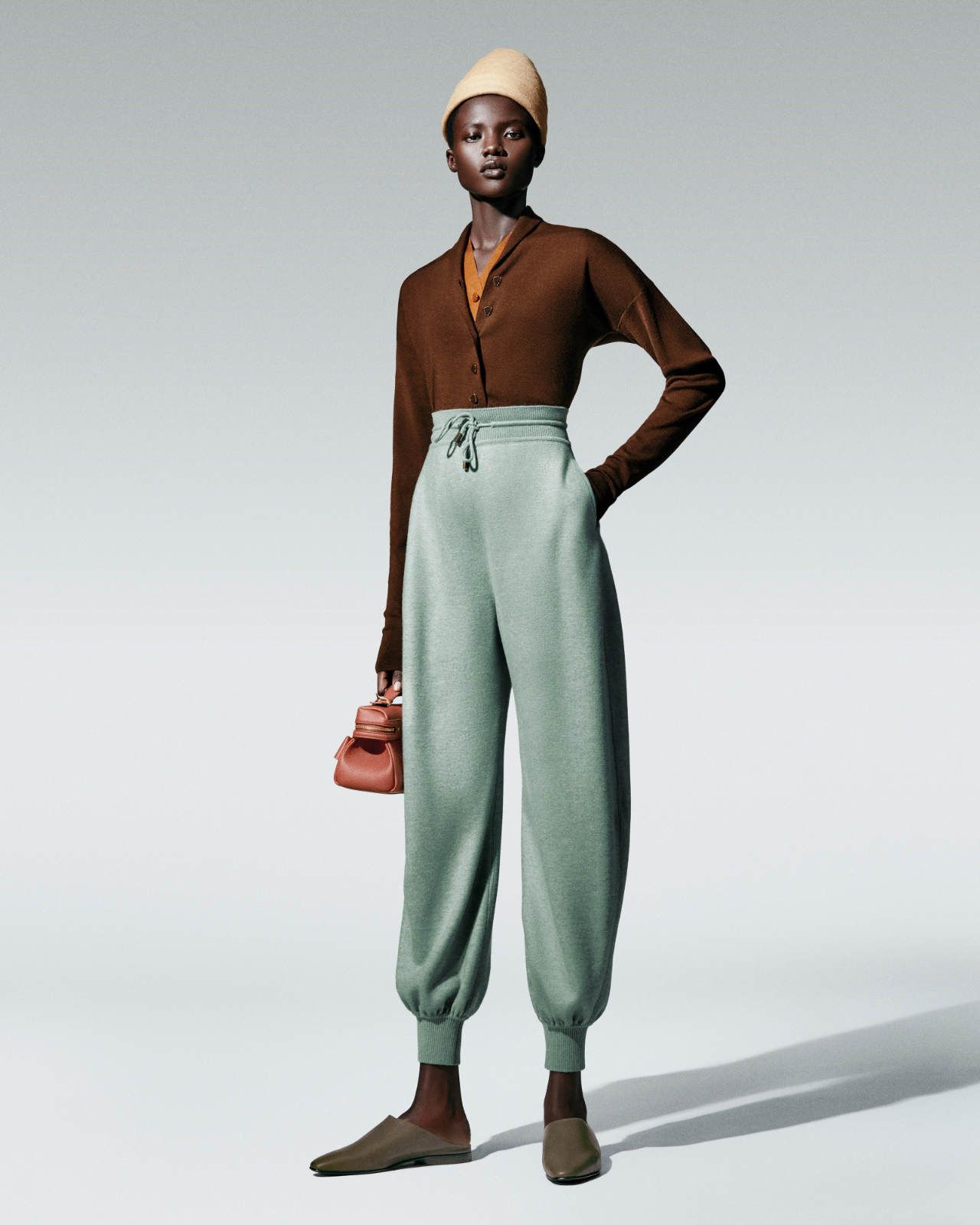 Loro_Piana_Fall_Winter_2026-2027_Womens_Collection_Look_10.jpg