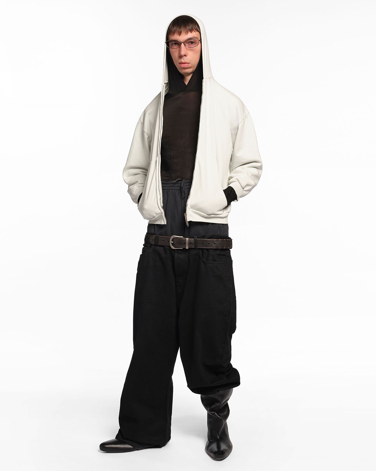 BALENCIAGA-SPRING-26-IMAGE-LOOK-28_BORIS.jpg