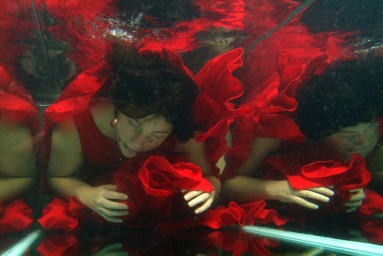 Between Music Aquasonic Metalmagazine 8.jpg