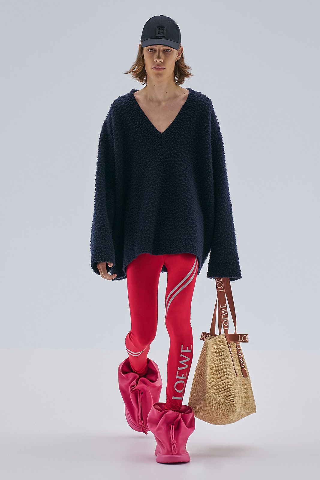 Loewe S S23 Mens Show Runway Look 42 Front Rgb Cropped 2x3 42.jpg