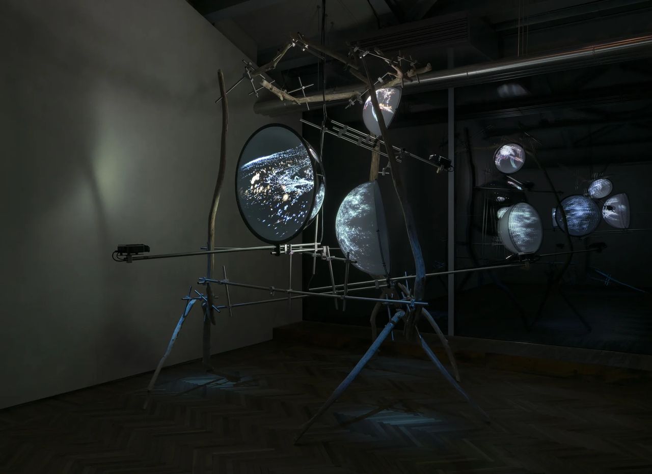 metal-hito-steyerl-the-island-04.webp