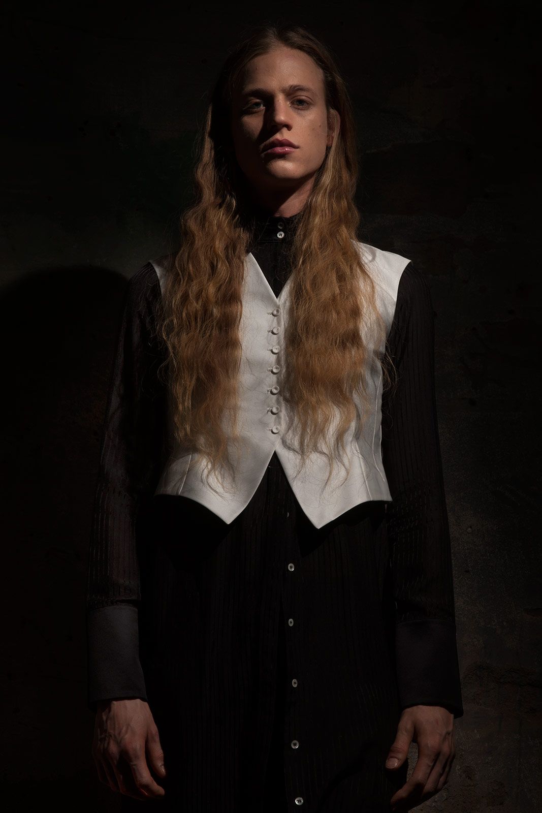 Pelin Isildak Wanda Martin Metalmagazine 3.jpg