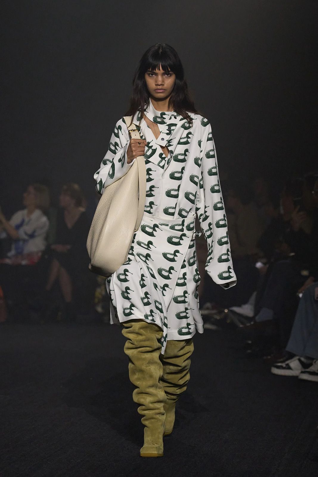 Burberry Fall 2023 Ready to Wear Gorunway 24.jpg