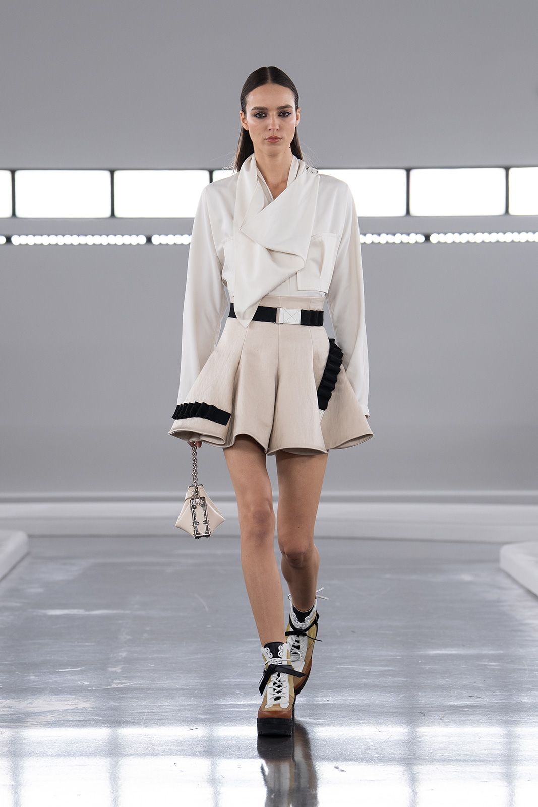 Louis_Vuitton_Women_s_Pre-Fall_2024_48.jpg