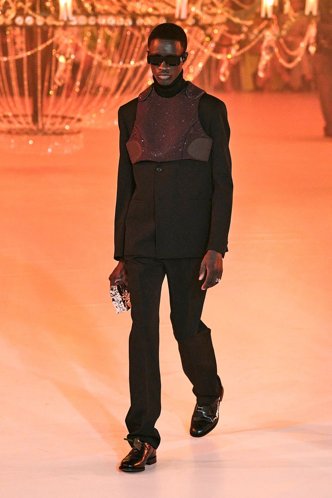 Off White Fall 2022 Ready to Wear Paris 8.jpg