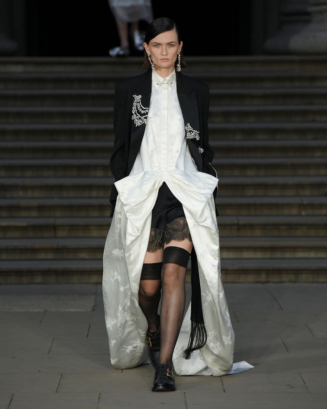 ERDEM-Spring-Summer-2025---Photographed-by-Jason-Lloyd-Evans---Look-45.jpg