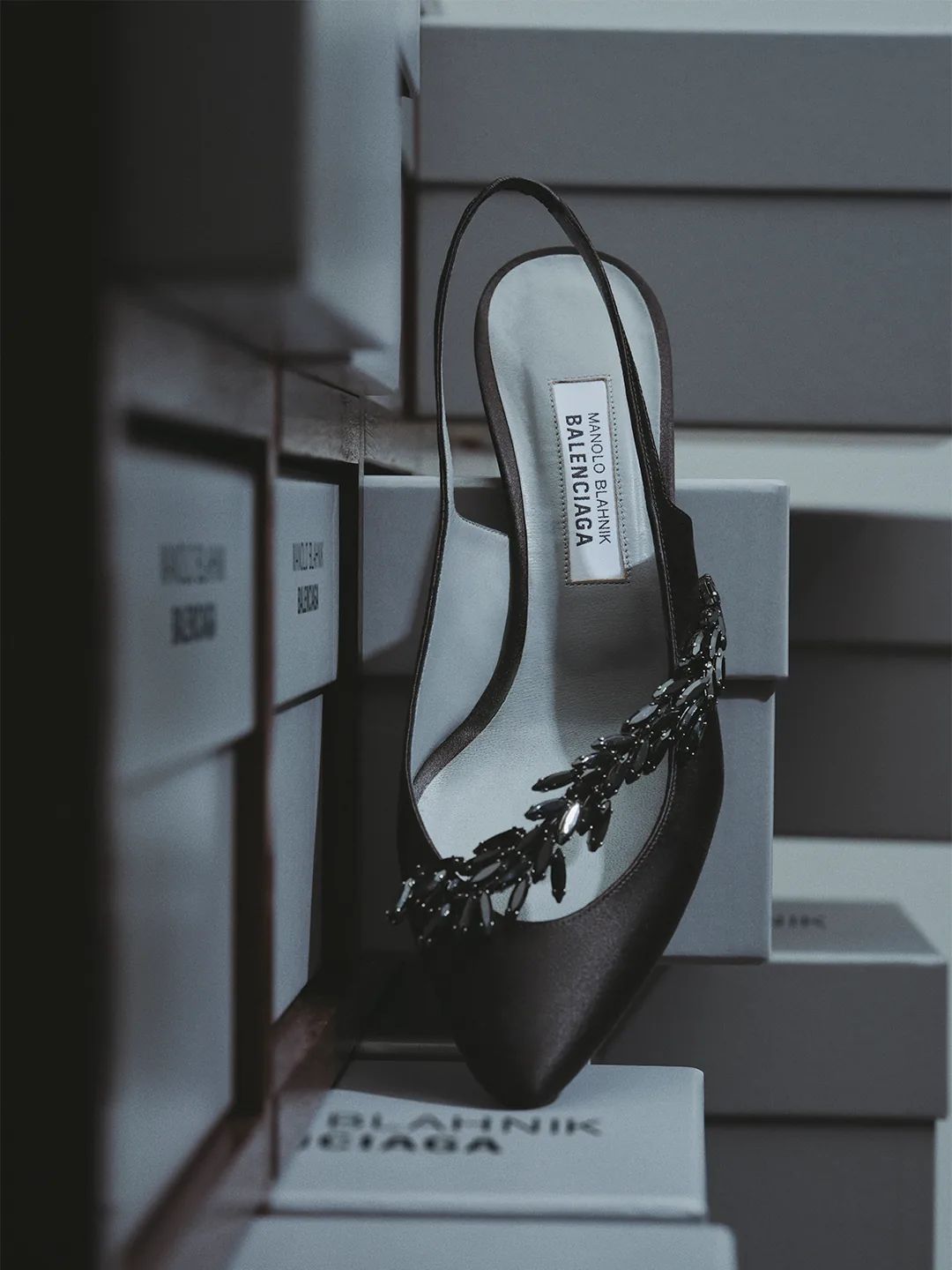 metal-balenciaga-x-manolo-blahnik-edit-09.webp