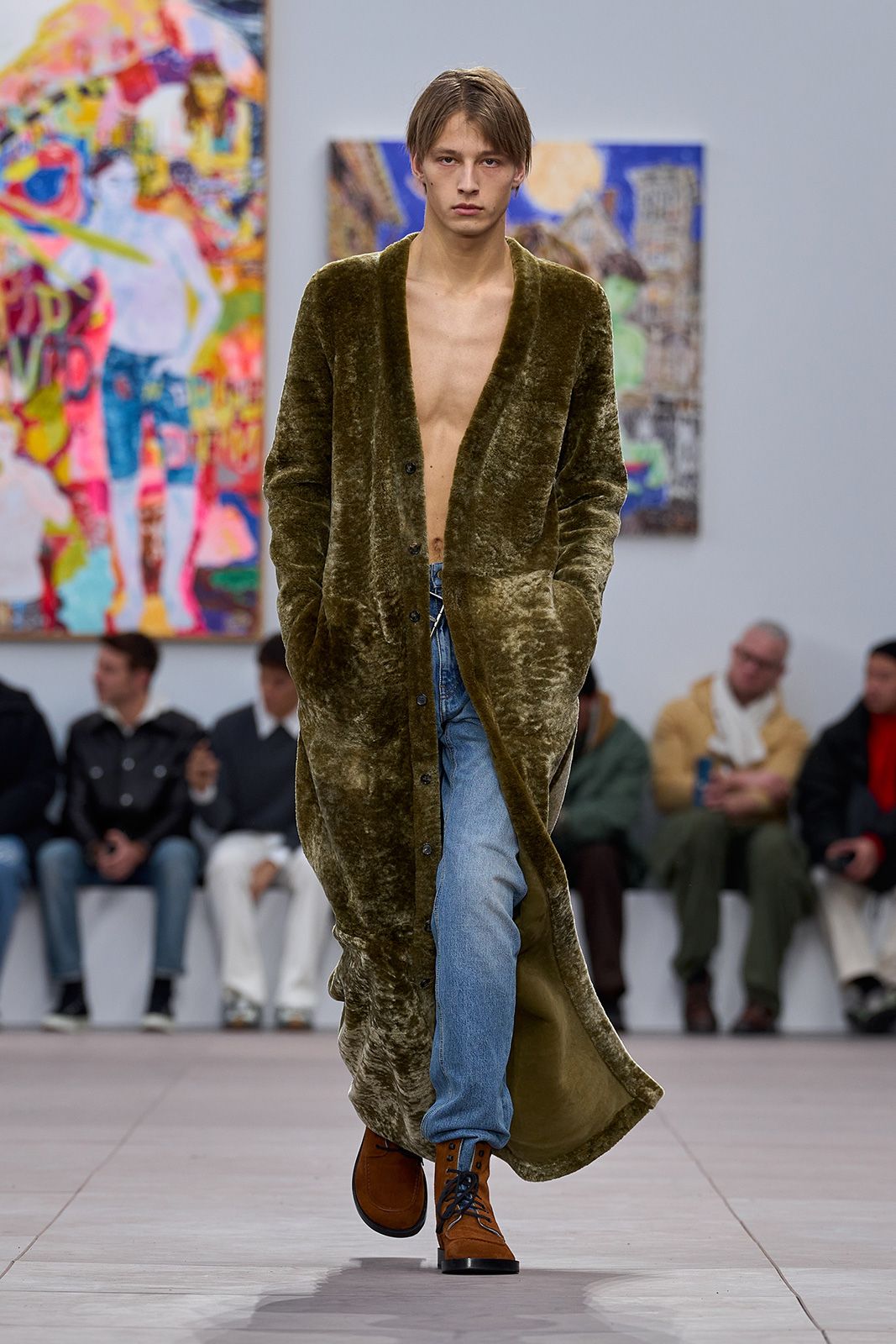 LOEWE_FW24_MW_SHOW_32.jpg