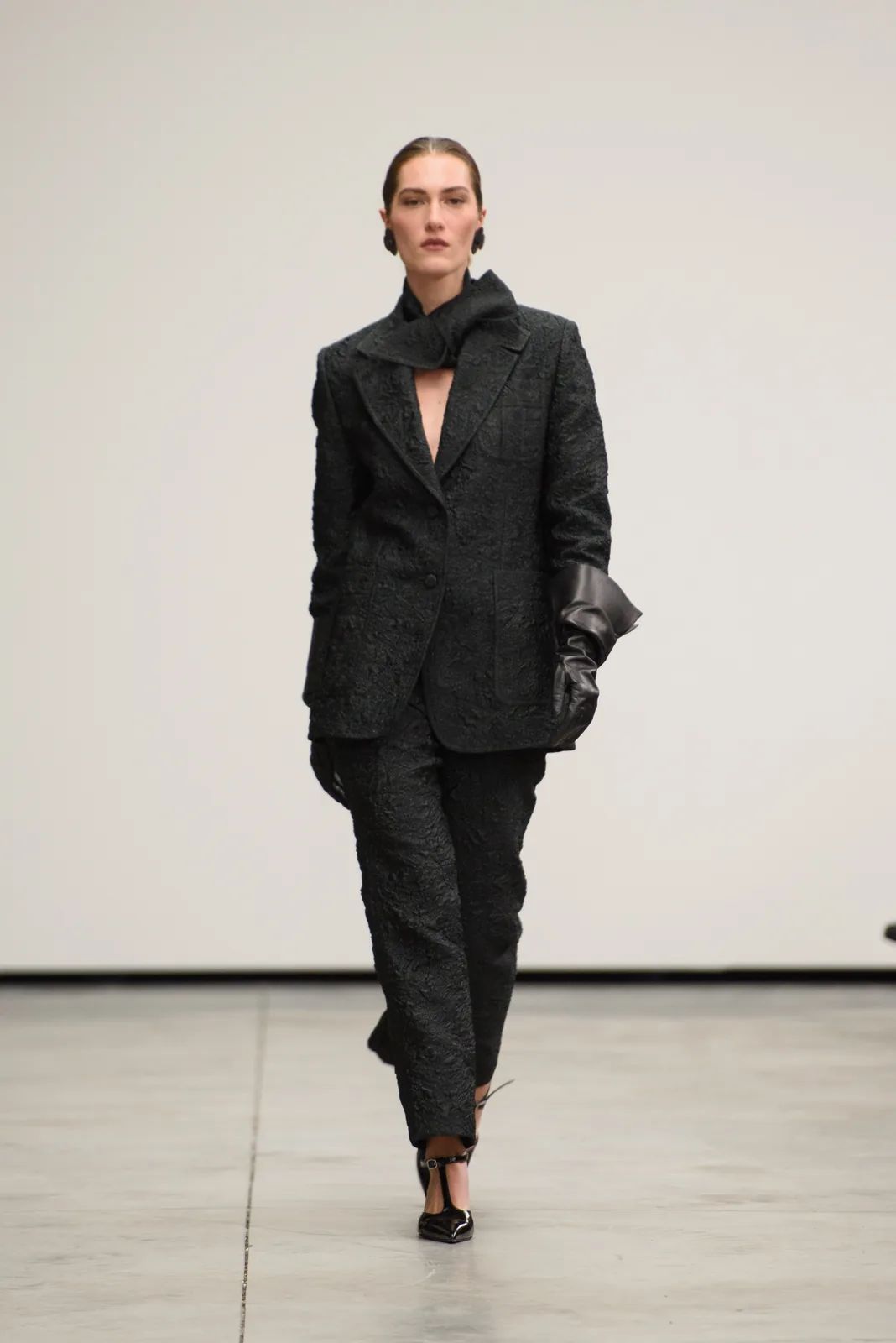 metal-mercedes-benz-fashion-week-tbilisi-04-ingorokva-01.webp