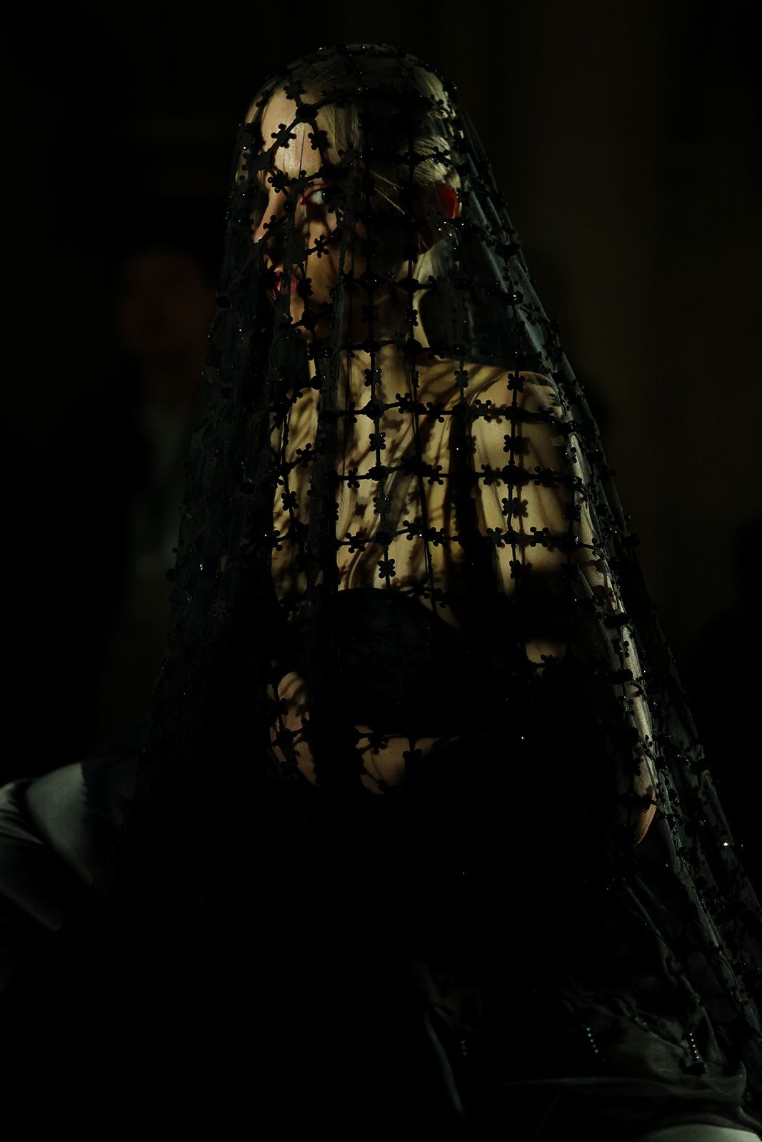 chen-peng-fw024-backstage-09.jpg
