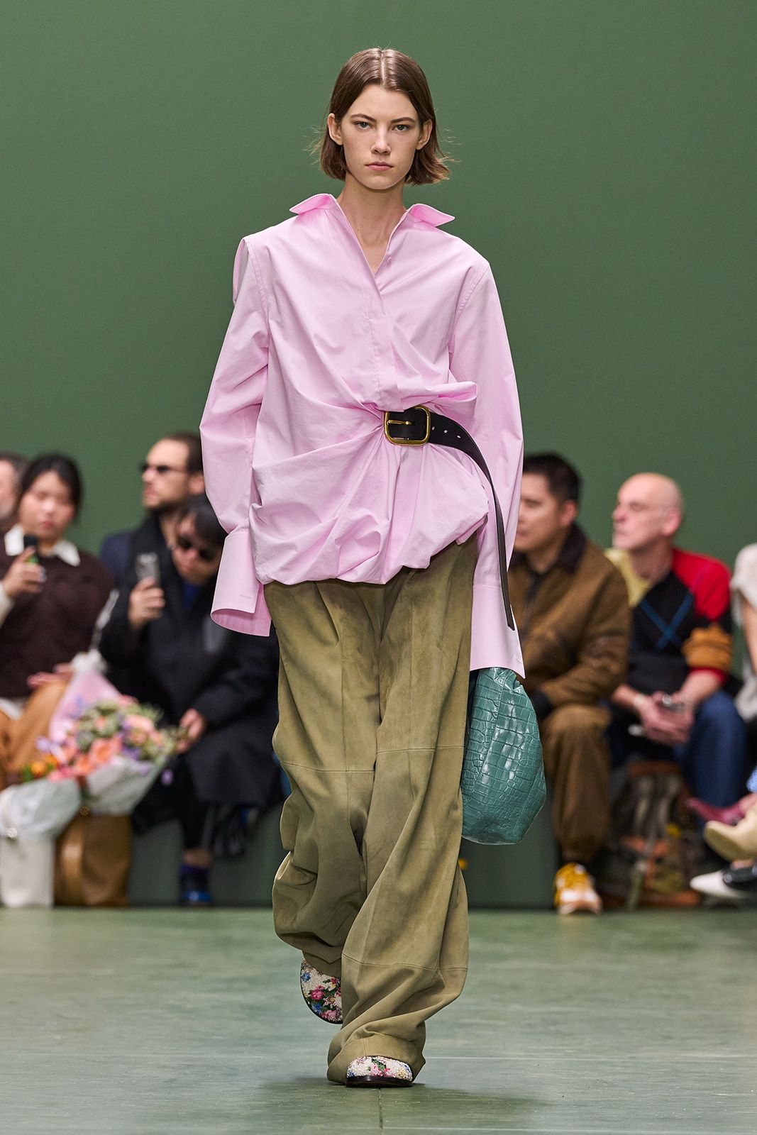 LOEWE_FW24_WW_SHOW_RUNWAY_33.jpg