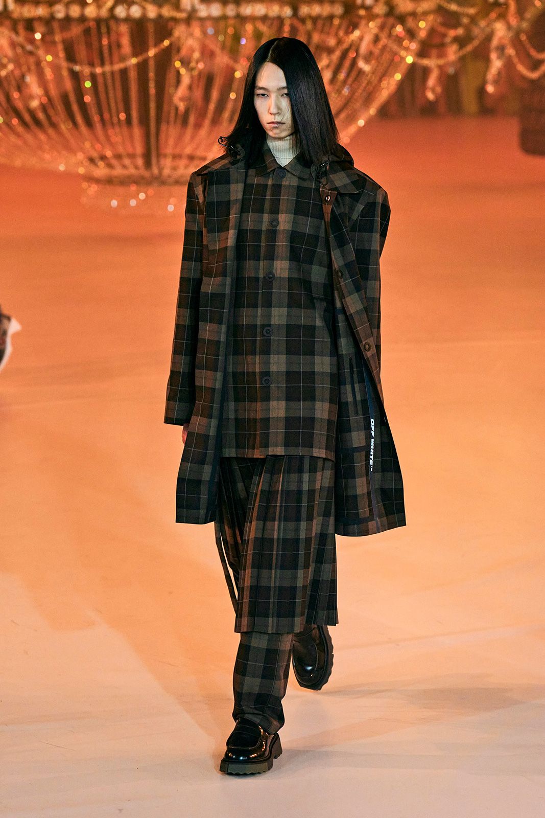 Off White Fall 2022 Ready to Wear Paris 10.jpg