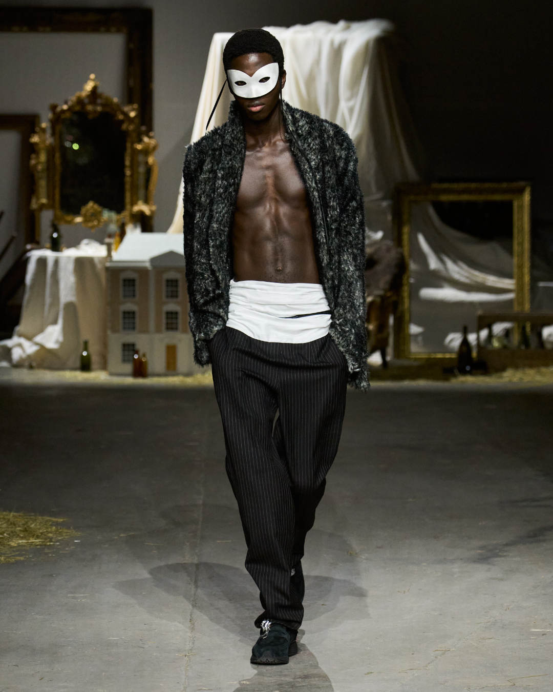 Oscar Oyuang F26 Look 18.jpg