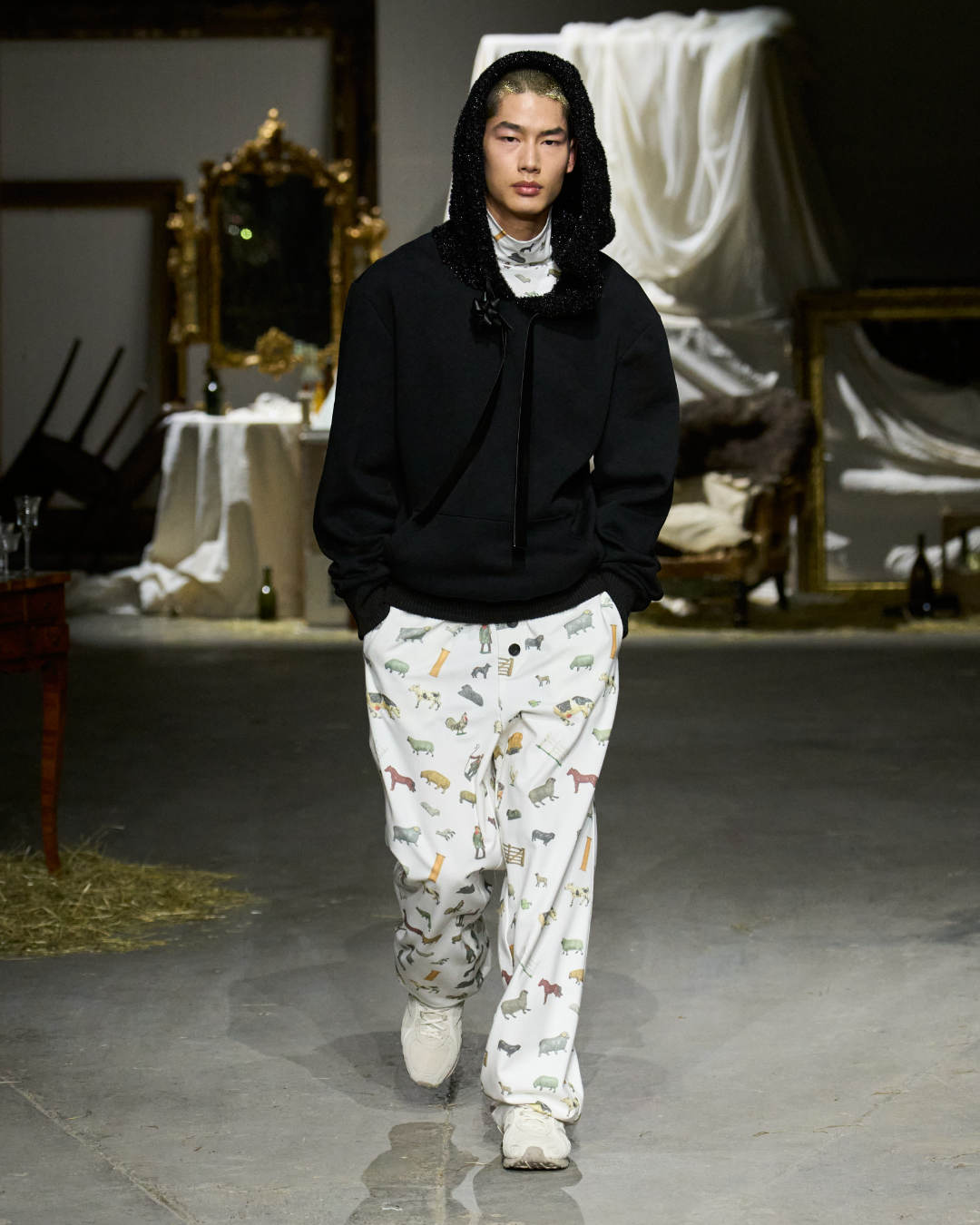 Oscar Oyuang F26 Look 19.jpg
