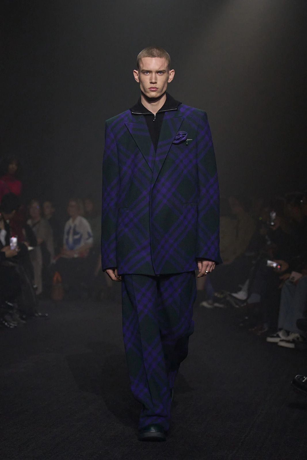 Burberry Fall 2023 Ready to Wear Gorunway 8.jpg