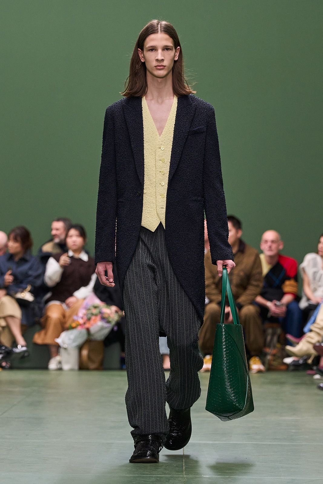 LOEWE_FW24_WW_SHOW_RUNWAY_52.jpg