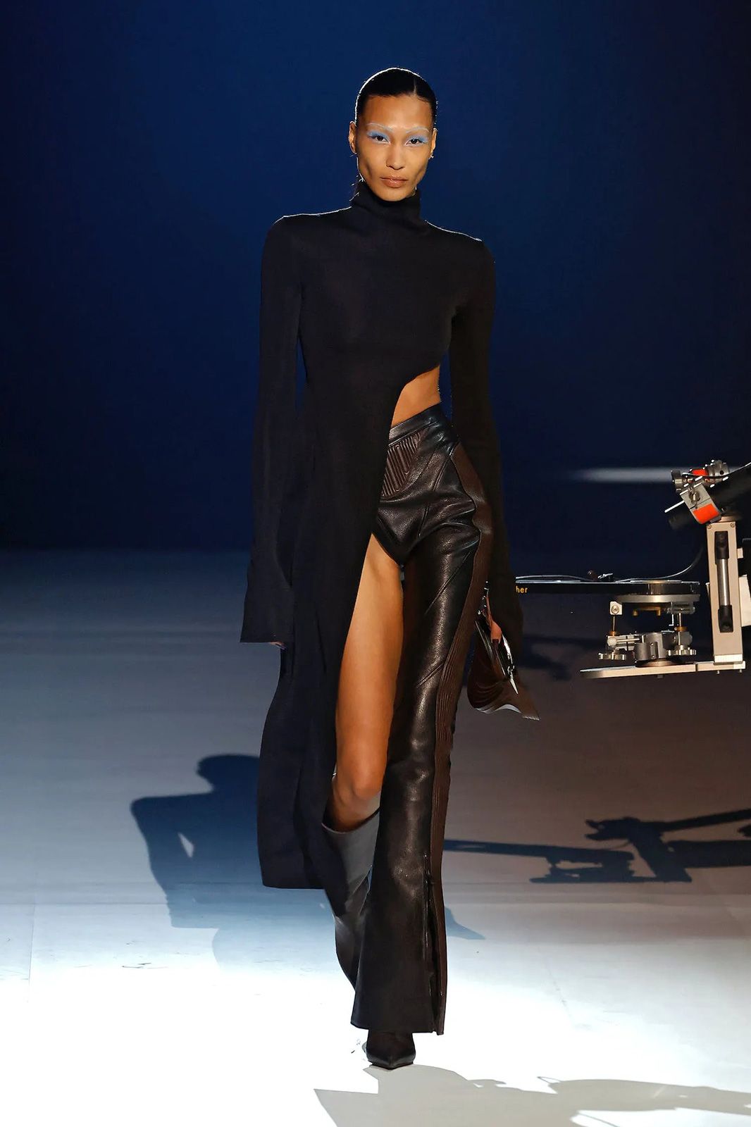 Mugler Fall Winter 2023 17.jpg