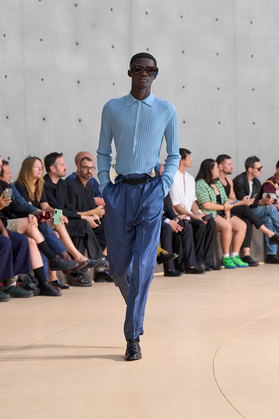 SAINT LAURENT_FASHION_SHOW_MEN_SUMMER26_RUNWAY_12.jpg