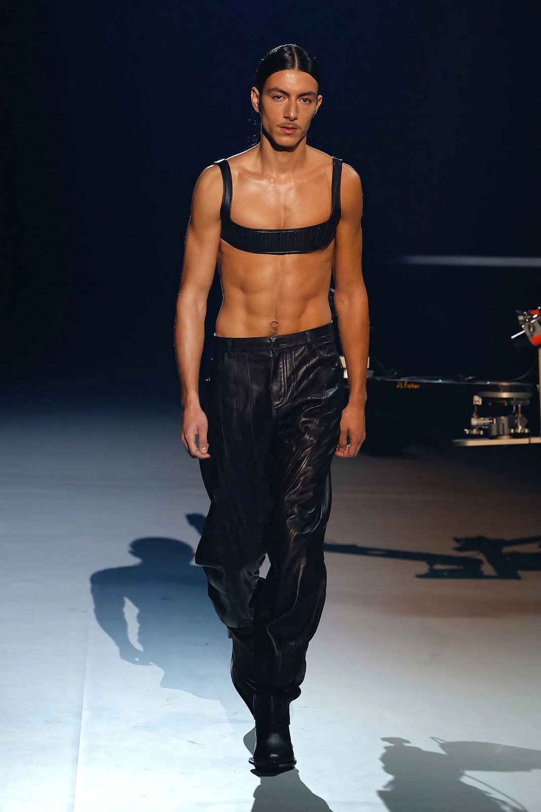 Mugler Fall Winter 2023 25.jpg
