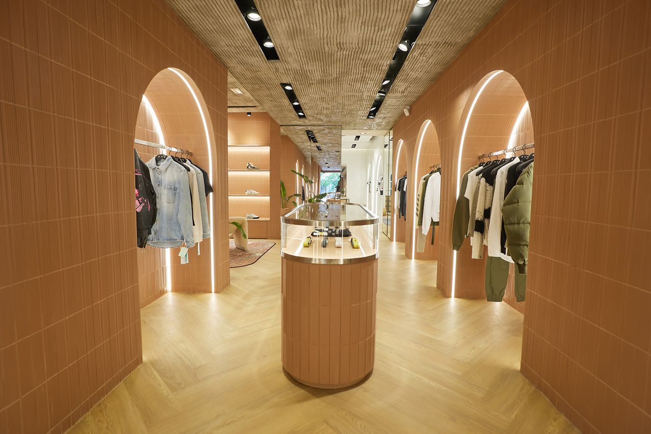 Off White Madrid Metalmagazine 4.jpg