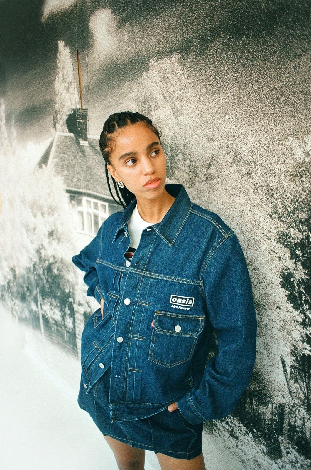 Oasis-–-Levis-6.jpg