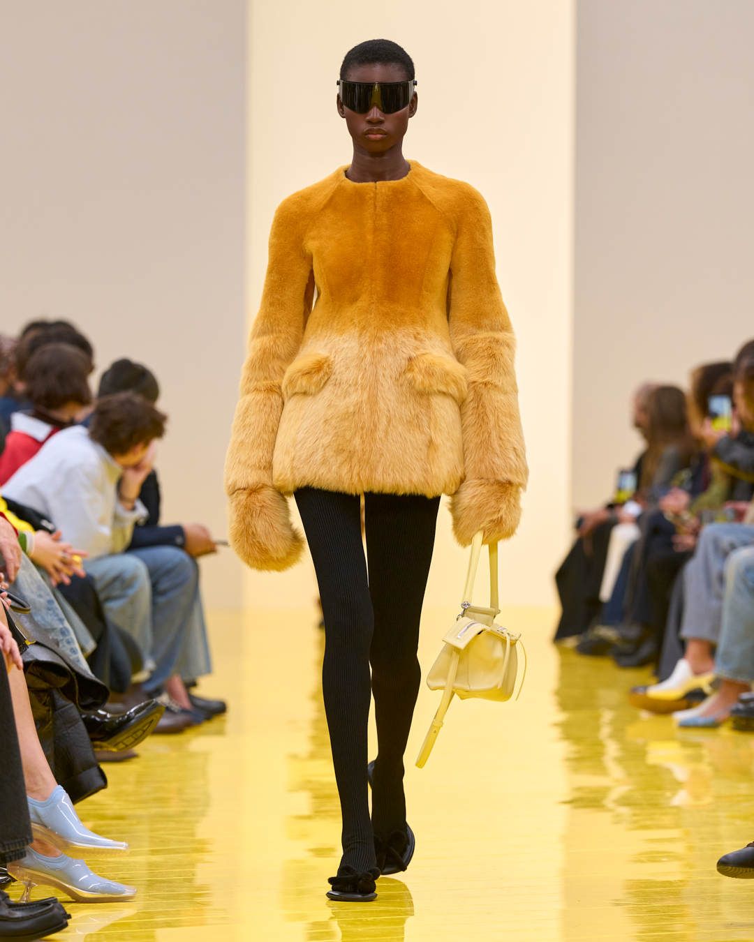 LOEWE_FAL-WINTER-26_3.jpg