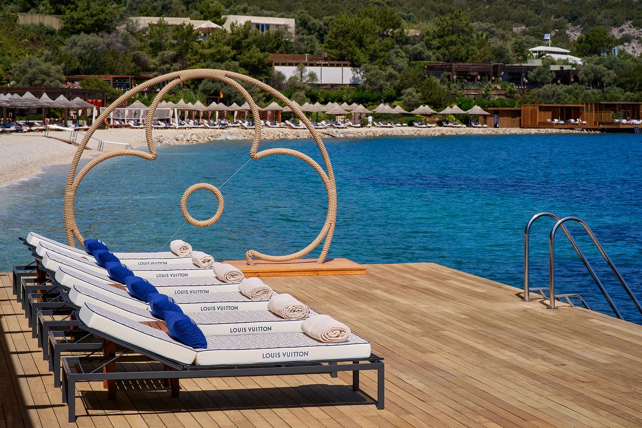 Louis Vuitton Mandarin Oriental Beach Take Over 3.jpg