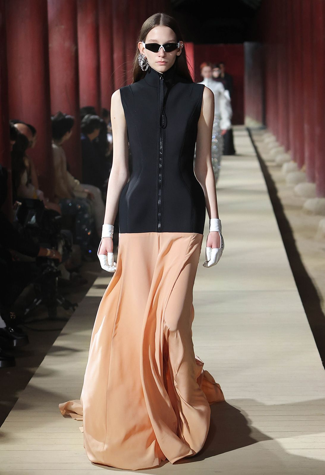 Metal Gucci Cruise 2024 29.jpg