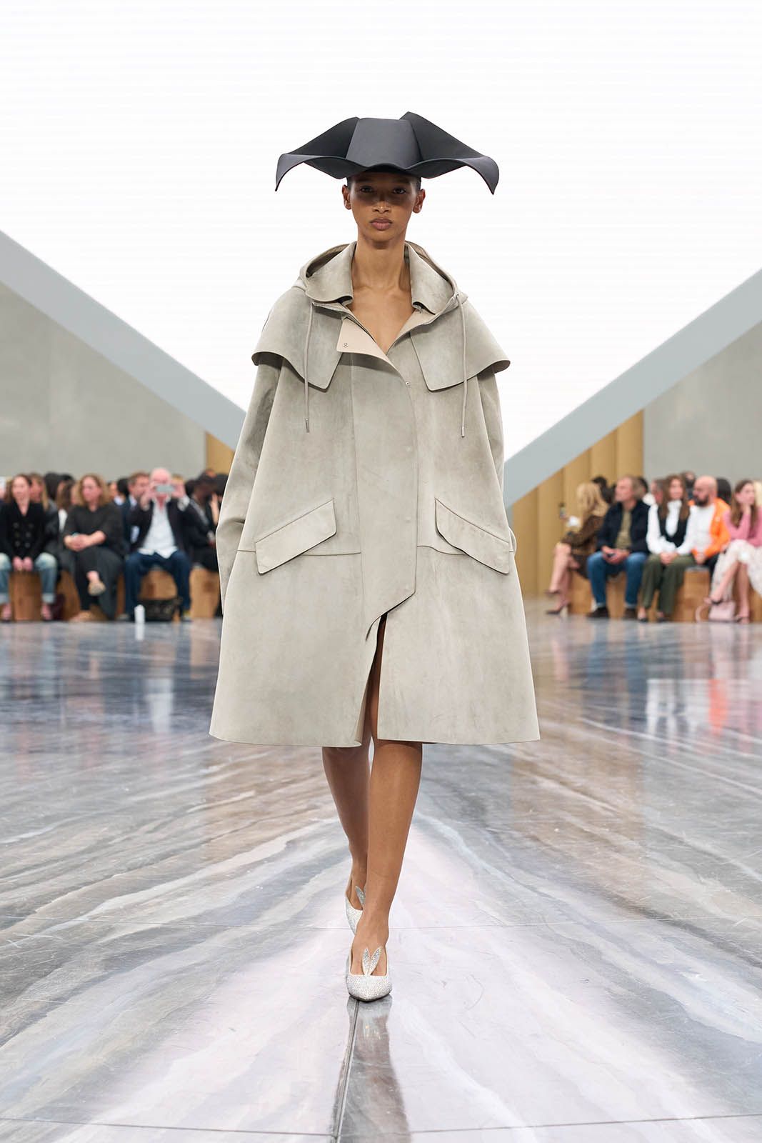 DIOR_W_RTW_SS26_1.jpg