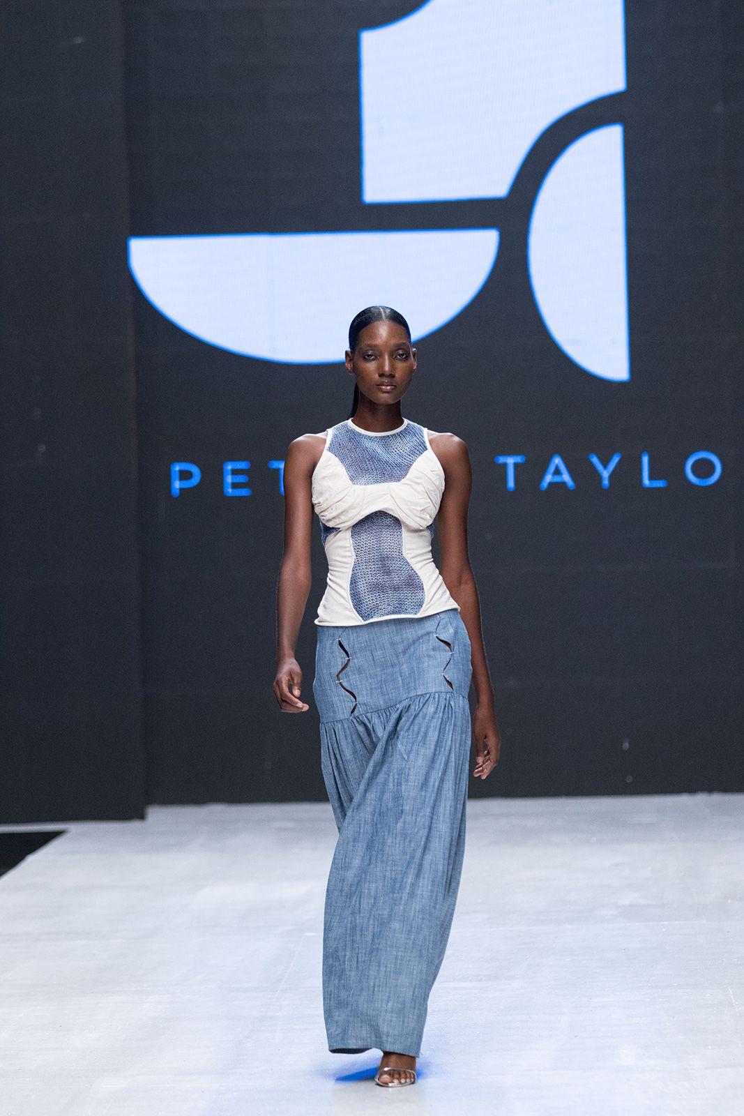 pettretaylor_1.jpg