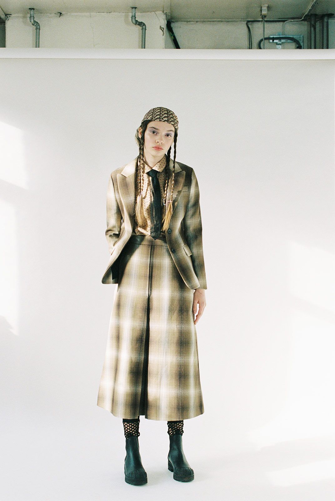 Xanthe Hutchinson Metalmagazine18.jpg