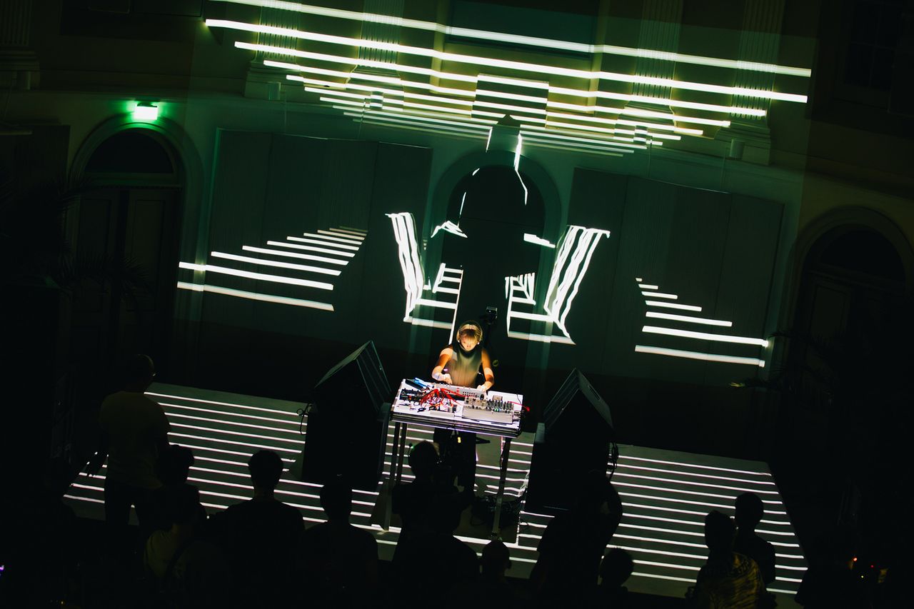 241018-machìna-x-Roelof-Knol-Interactive-A-V-performance-'Action'-BramvBerg-1.jpg