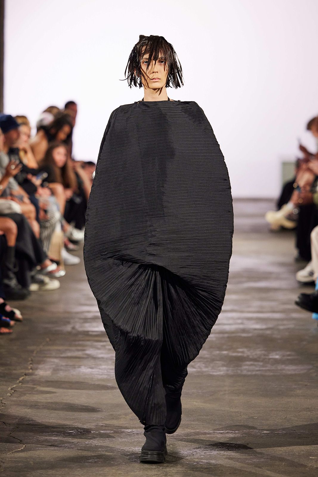 Dzhus S S24 Look2 by Finnegan Koichi Godenschweger for Bfw.jpg