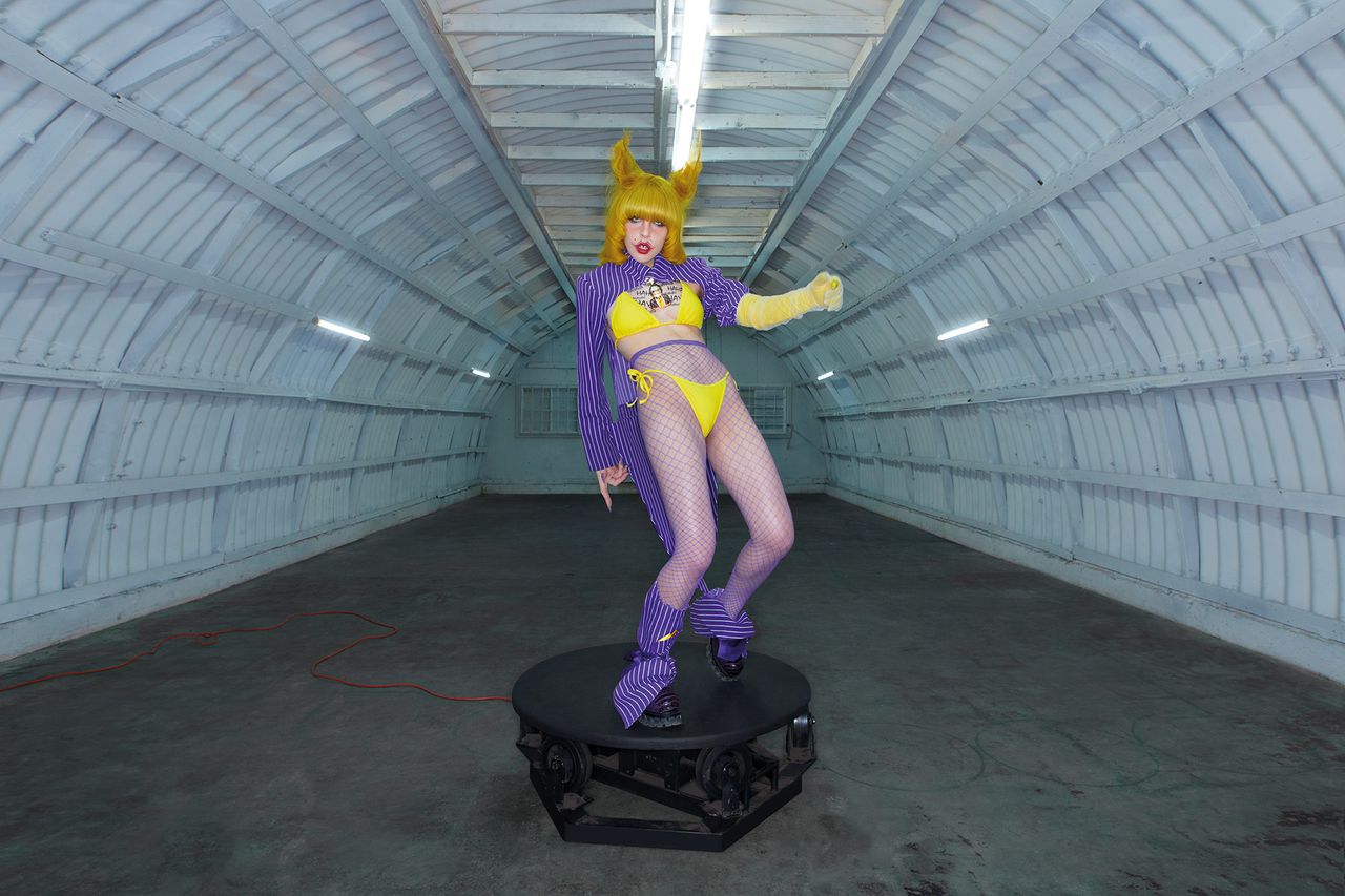 Dorian Electra Metalmagazine 3.jpg