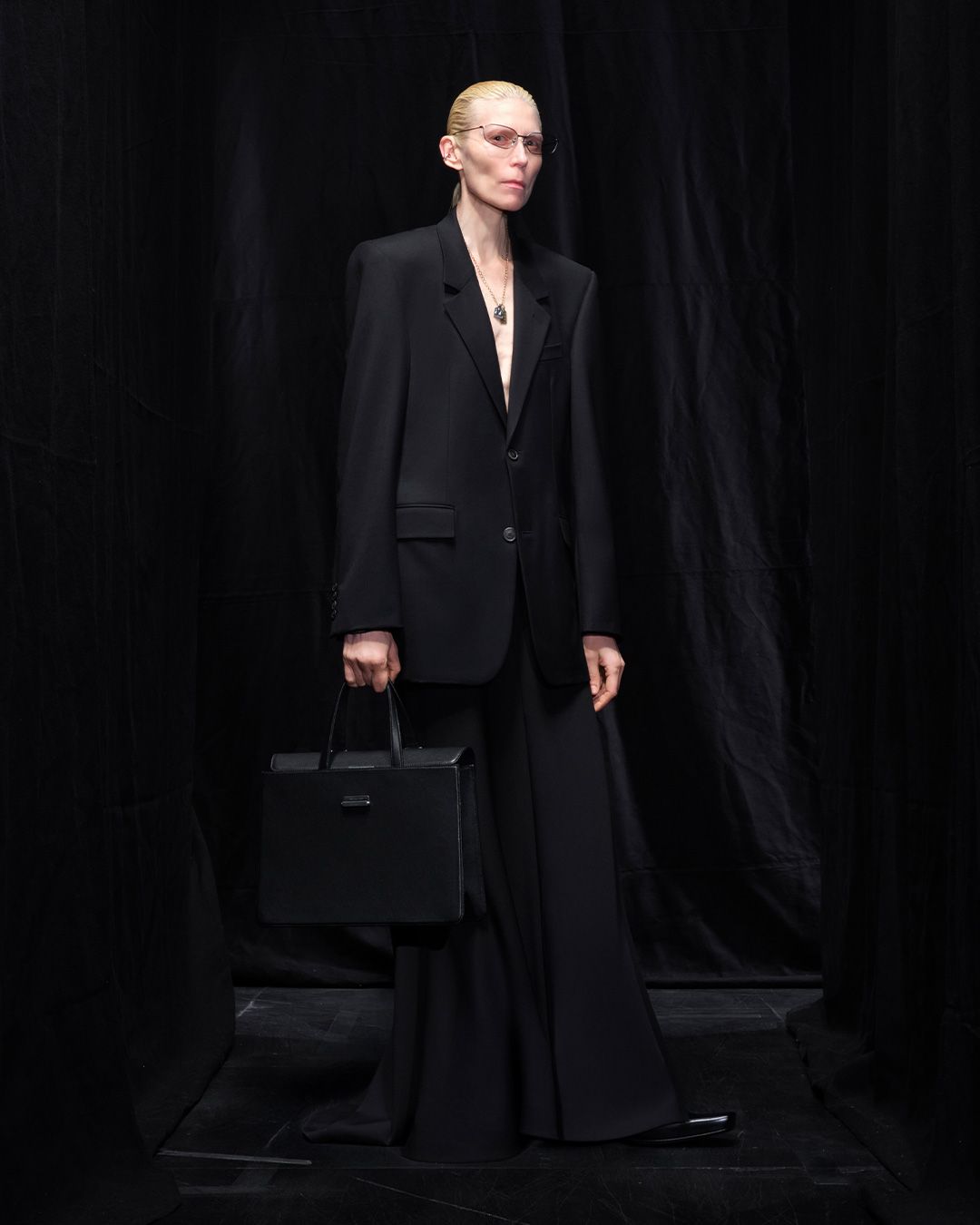 BALENCIAGA-WINTER-25-LOOK-4_MINTTU.jpg